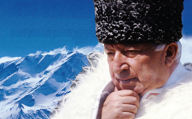 100-летию со дня рождения великого поэта Дагестана Расула Гамзатова посвящается